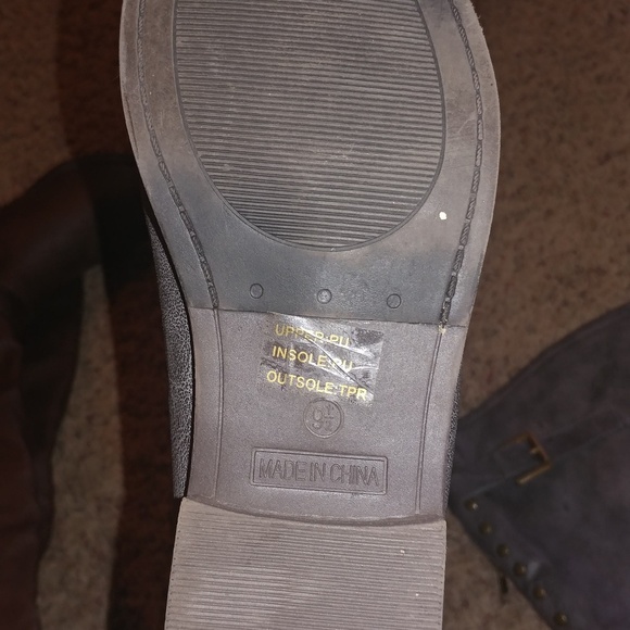 Boots - Picture 4 of 4